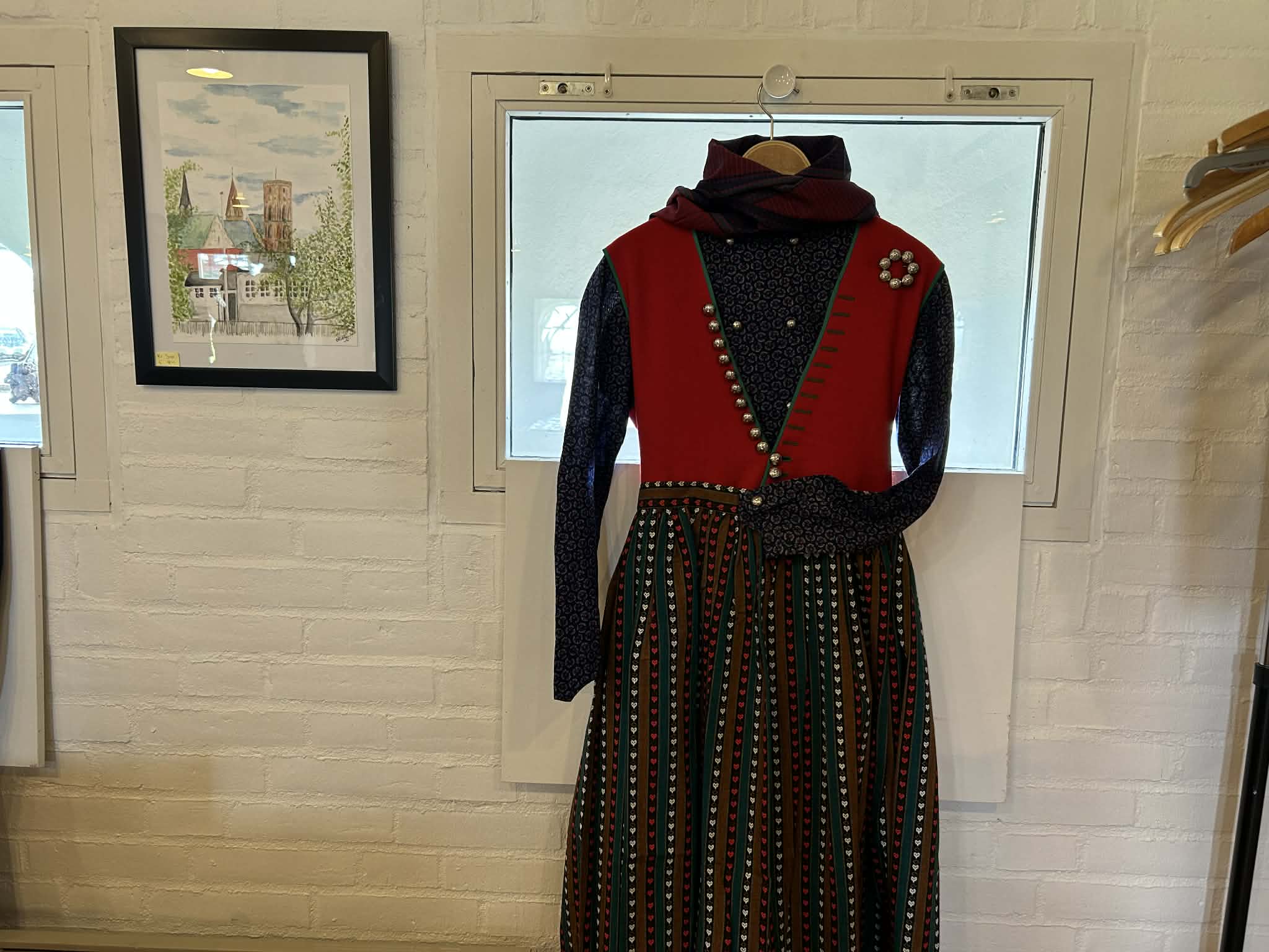 En kjole er vendt hjem